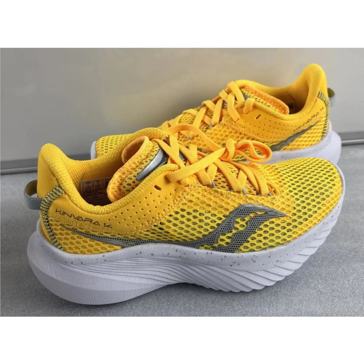 Saucony shoes - Saucony Kinvara 14 - Kinvara - S10823-123 - Yellow Silver 0