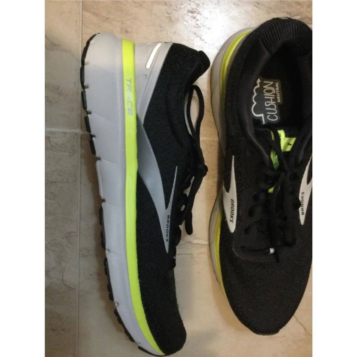 Brooks shoes - Black 2