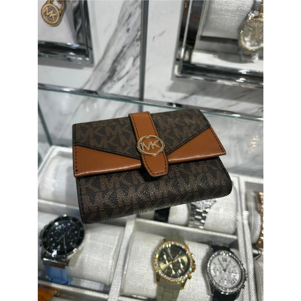 Michael Kors Ladies Fashion Greenwich Medium MK Signature Trifold Wallet Brown