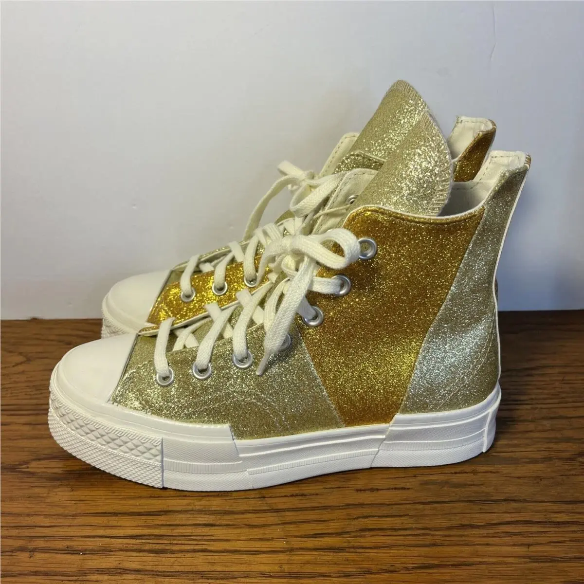 Converse shoes - Converse Chuck 70 Plus Glitter - A08176C - Gold 2