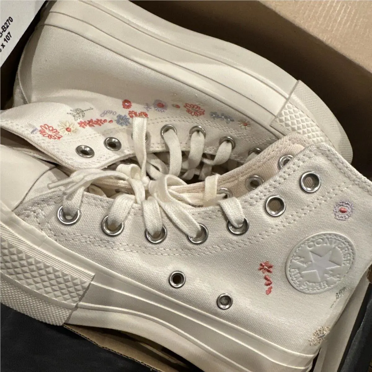 Converse shoes - Converse Chuck Taylor All-Star Lift Platform - A01586C - Ivory 1