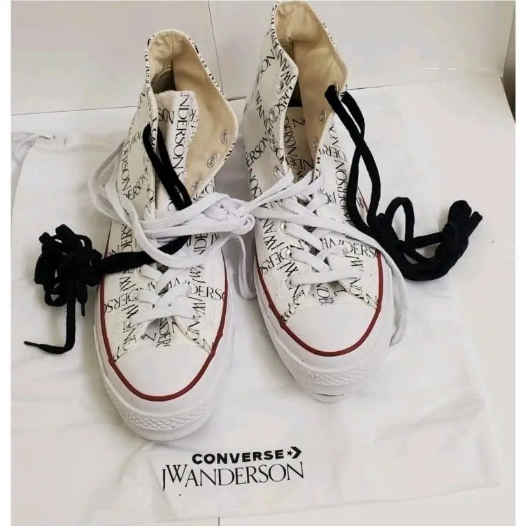 Converse shoes - White 1