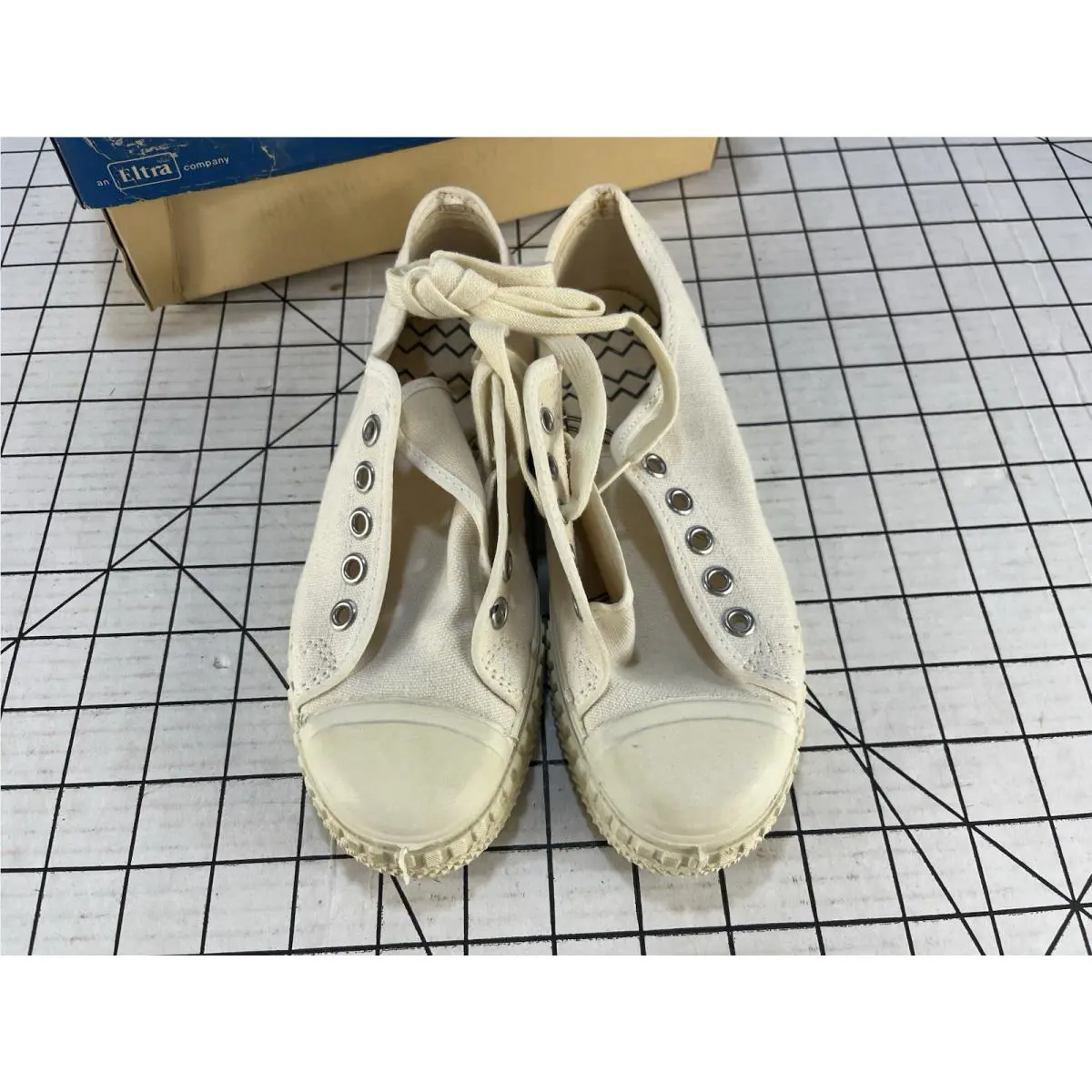 Converse shoes - White 2