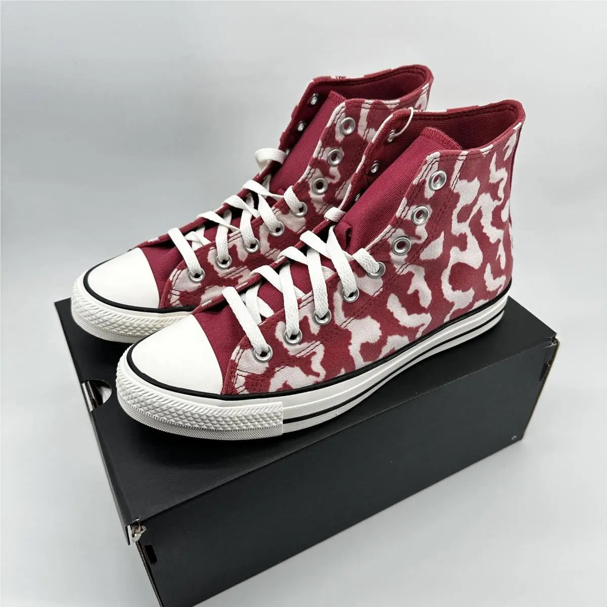 Converse Chuck Taylor All Star High Top Shoes Mens Size 8 Red Camo A12352F
