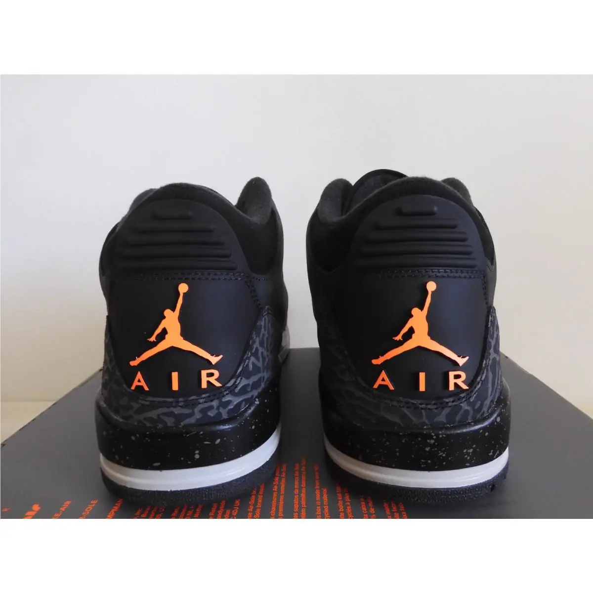 Nike shoes - Air Jordan 3 - Air - CT8532-080 - Orange 42