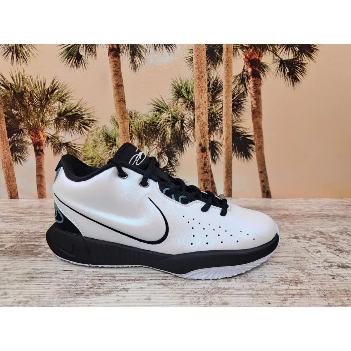 Nike shoes - Nike LeBron XXI - LeBron XXI - FZ7189-100 - White 0
