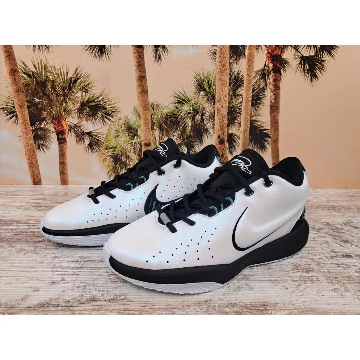 Nike shoes - Nike LeBron XXI - LeBron XXI - FZ7189-100 - White 1