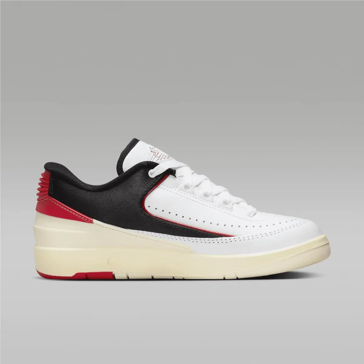 Nike shoes - White/Black/Coconut Milk/University Red (UPC: 196969076252) 1