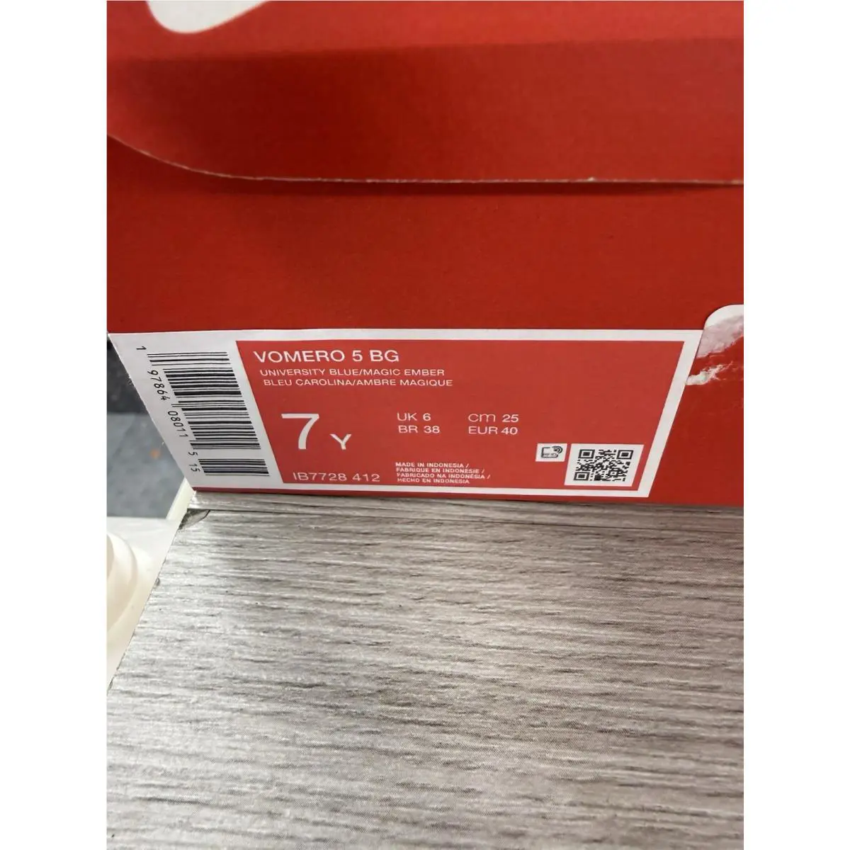 Nike shoes - Multicolor (UPC: 197864080115) 4