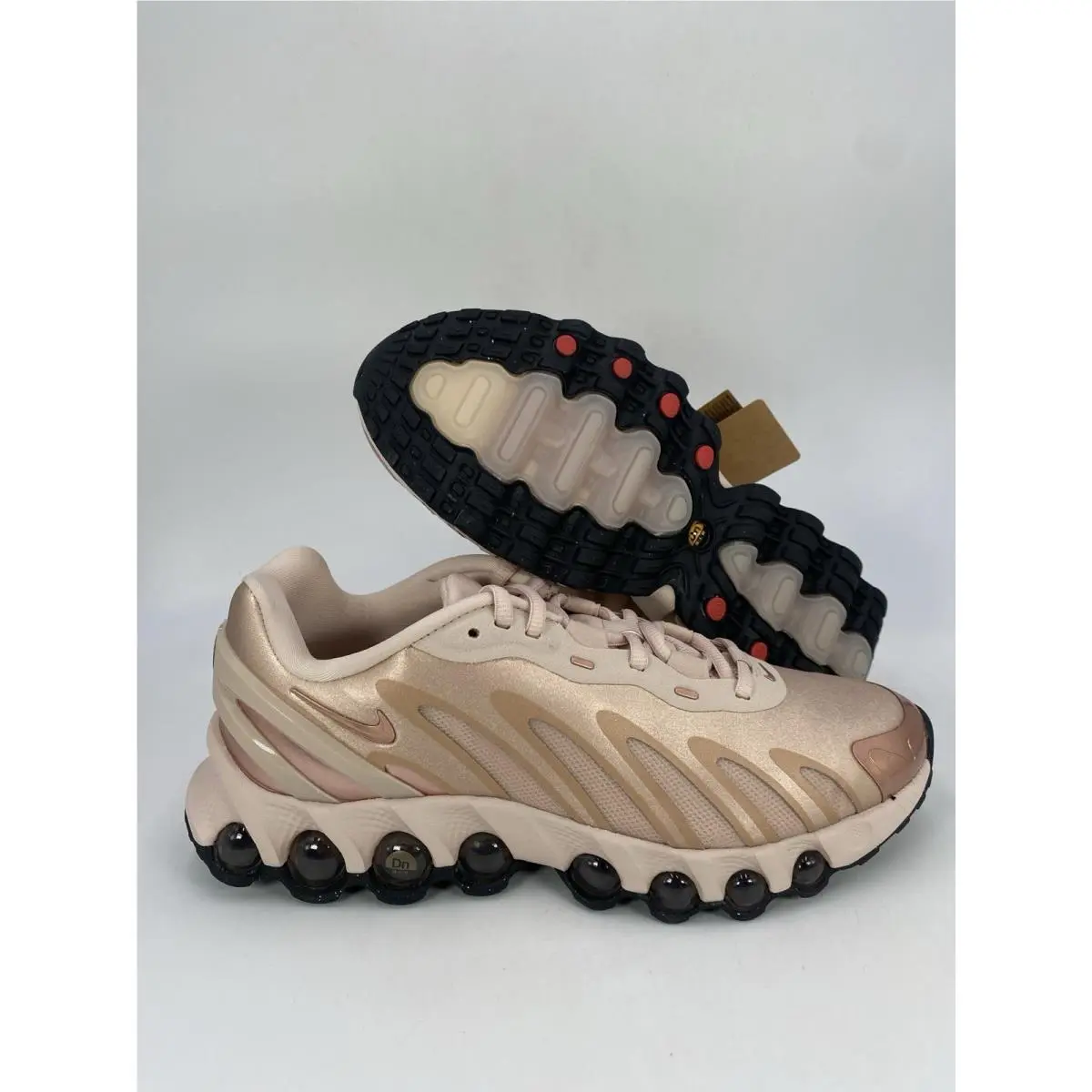 Nike W Air Max DN8 Mtlc Red Bronze Black HF5509 900 Women`s Size 9