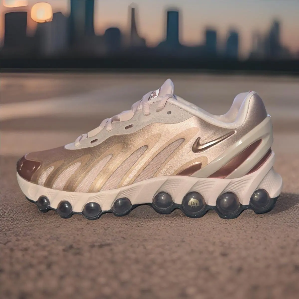 Women`s Size 9.5 Nike Air Max DN8 Red Bronze Pink HF5509-900