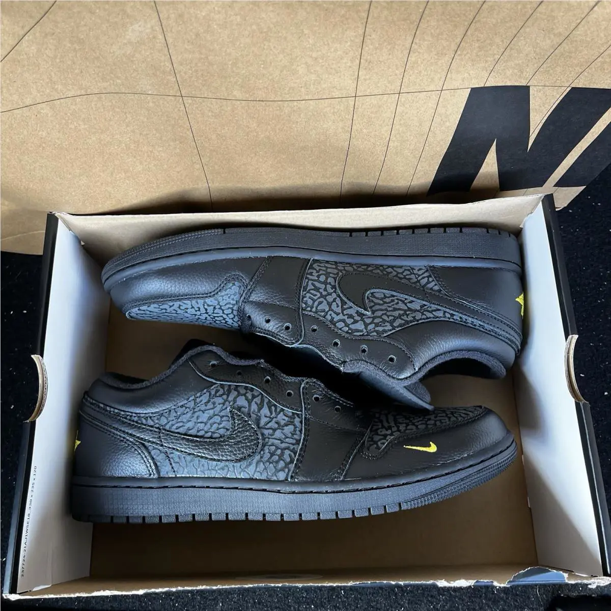 Nike shoes - Air Jordan 1 - Air - IM6568-010 - Black 3