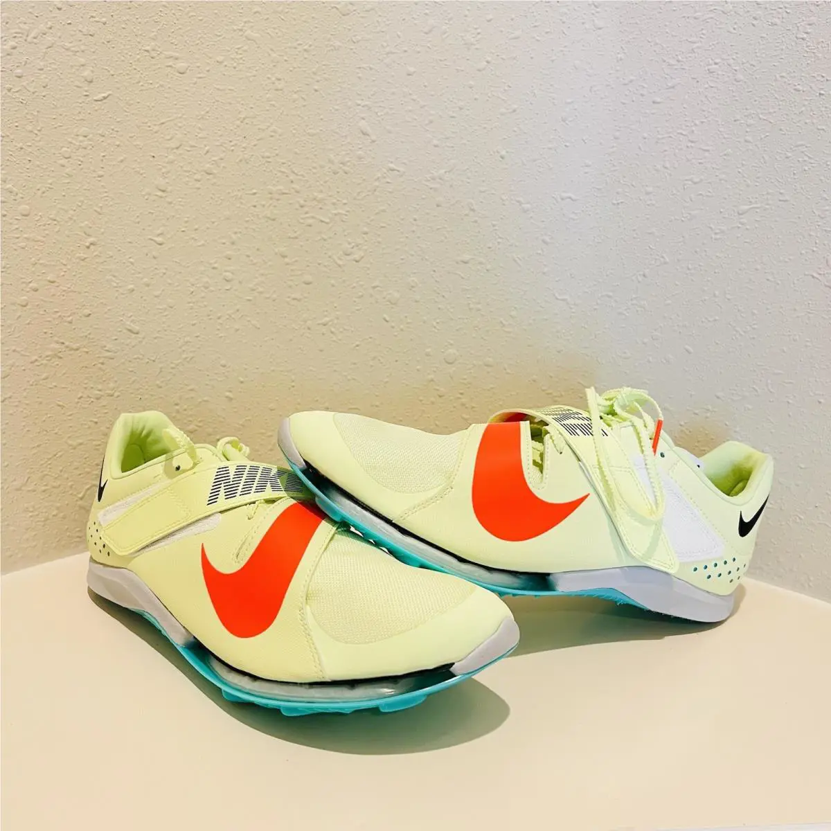 Nike shoes - Nike Zoom LJ - Zoom - Neon yellow 3