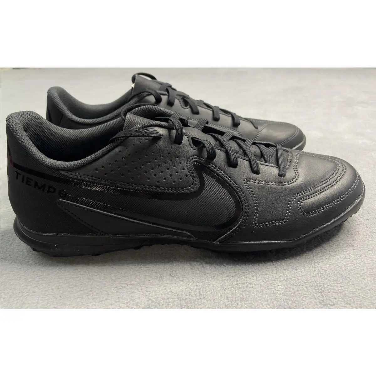 Nike Cleats Mens 10 Legend 9 Academy IC Indoor Soccer Black DA1189-001 Futbol