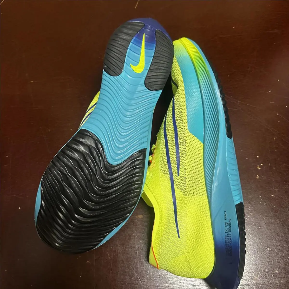 Nike shoes - Green 2