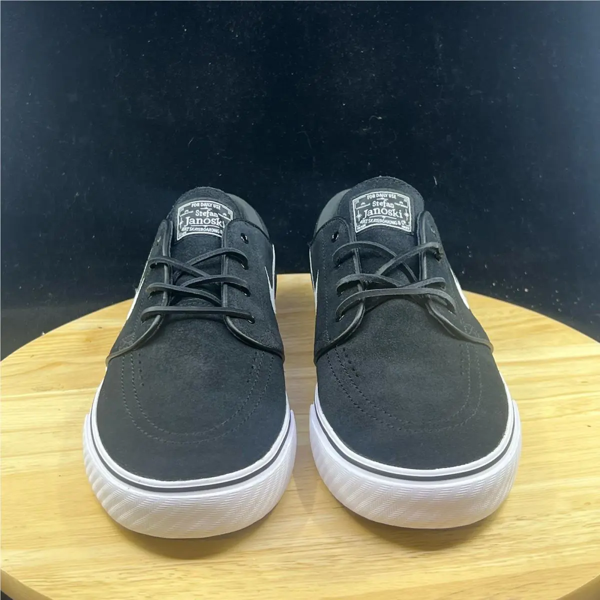 Nike shoes - Black 4