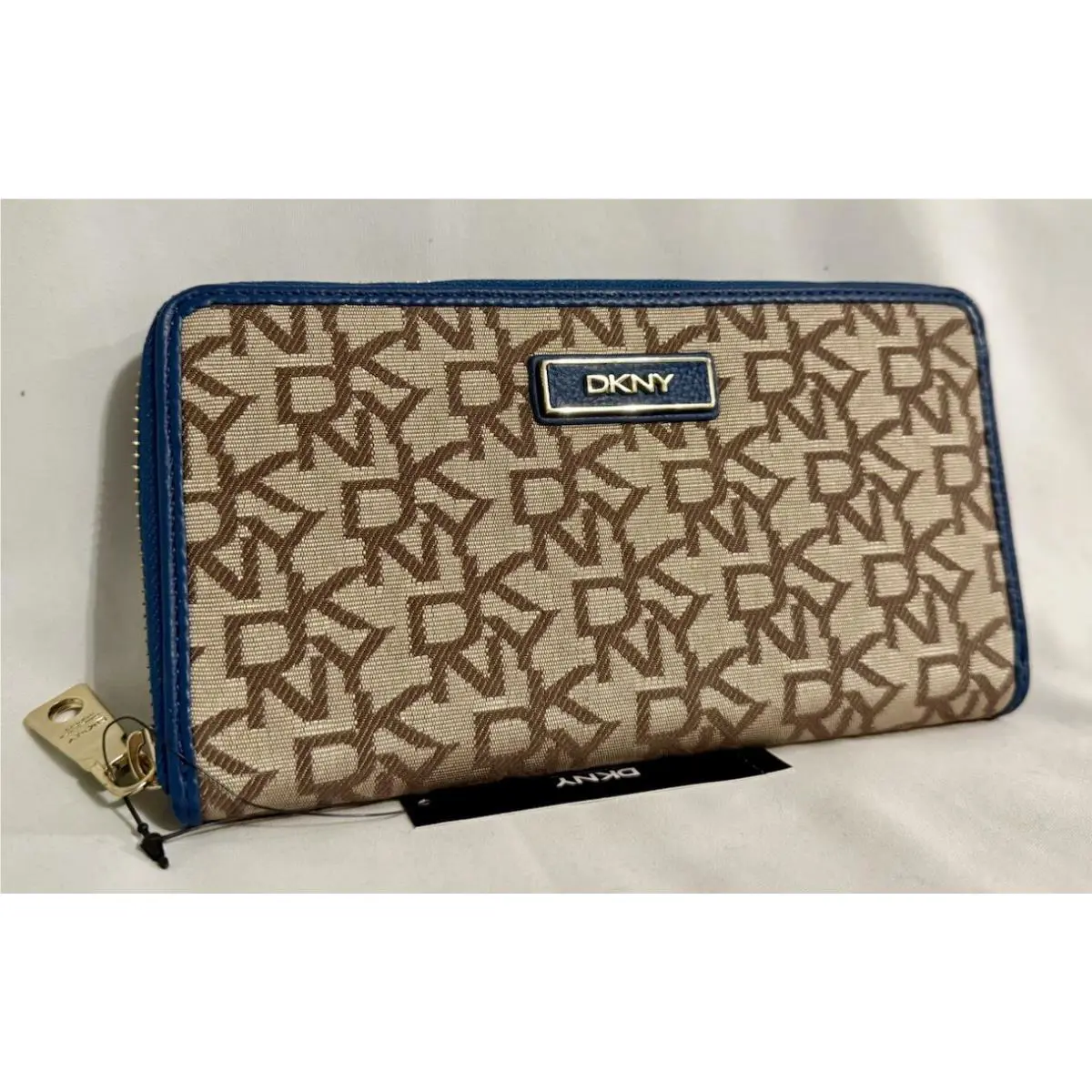 Dkny Chino-blue T C W/vintage PU Trim Cut Up Signature Wallet