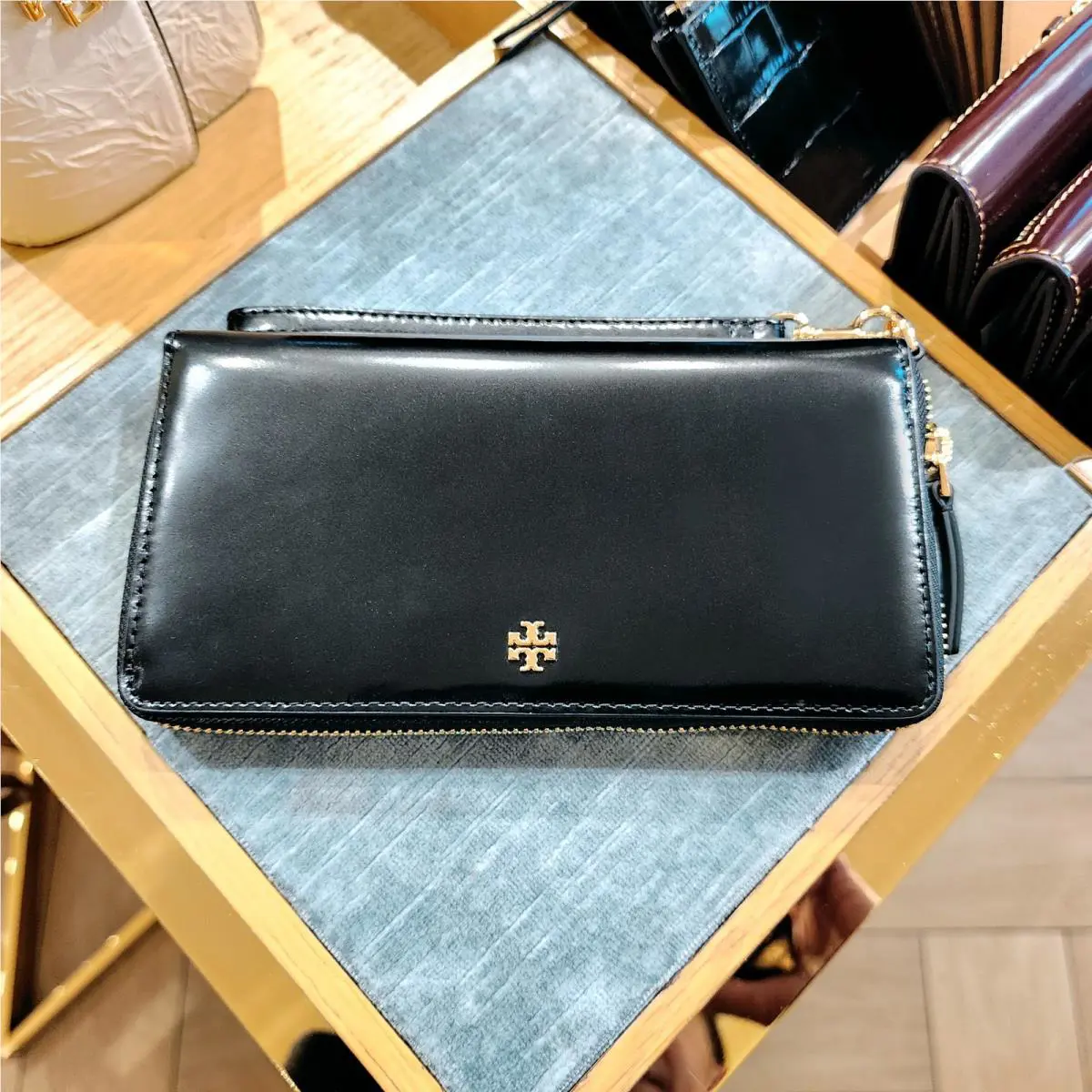 Tory Burch Emerson Smooth Black Leather Wristlet Continental Wallet 162753