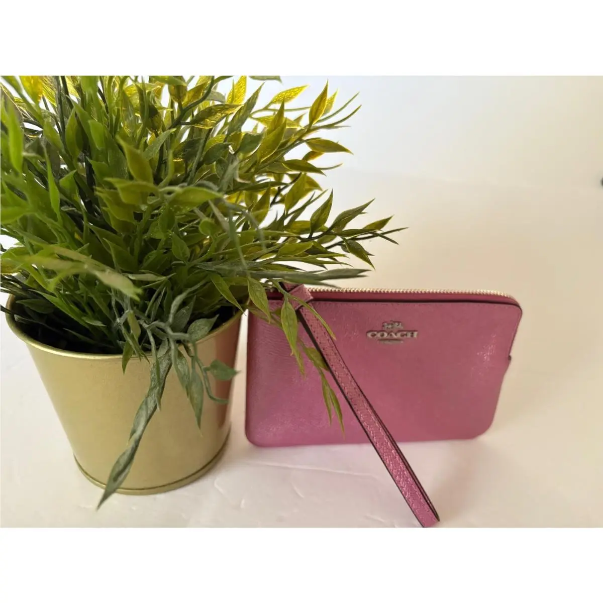Coach Corner Zip Wristlet – Khaki / Metallic Raspberry Crossgrain Leather