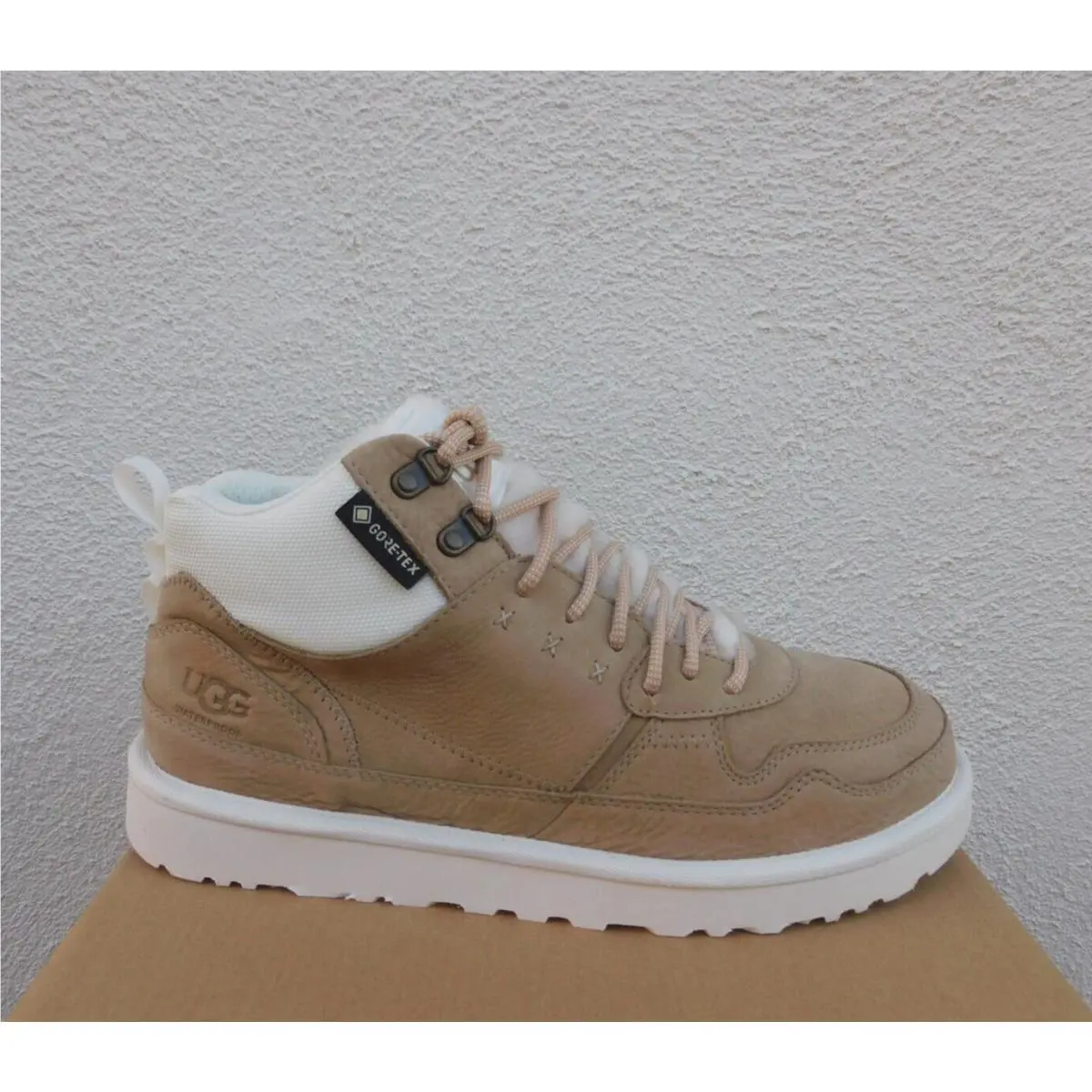 UGG shoes - UGG Highland - Highland - Sand (UPC: 195719863272) 0