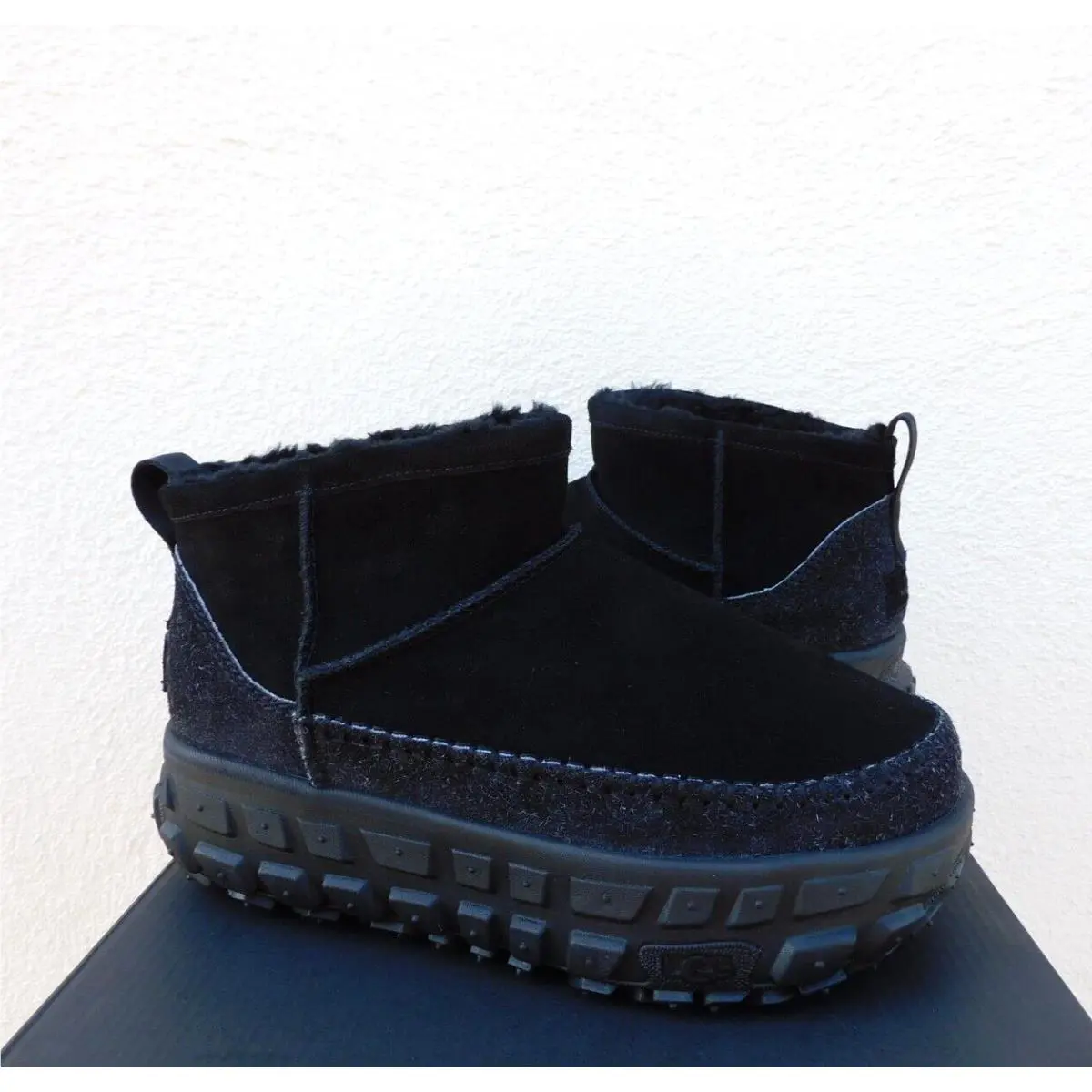 UGG shoes - UGG Venture Daze Ultra Mini Boot - Black (UPC: 197634309750) 1