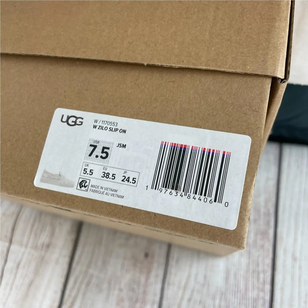 UGG shoes - White (UPC: 197634844060) 9