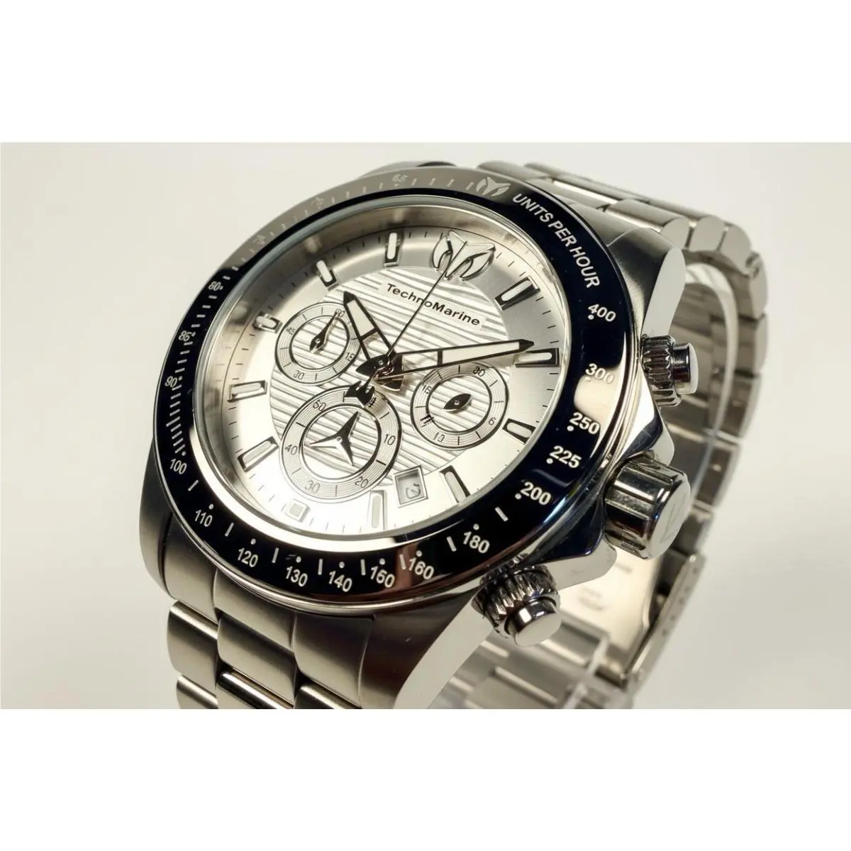 Technomarine Manta Ray 42mm Steel White Dial Chronograph Watch ZG-TM-219000 by TechnoMarine