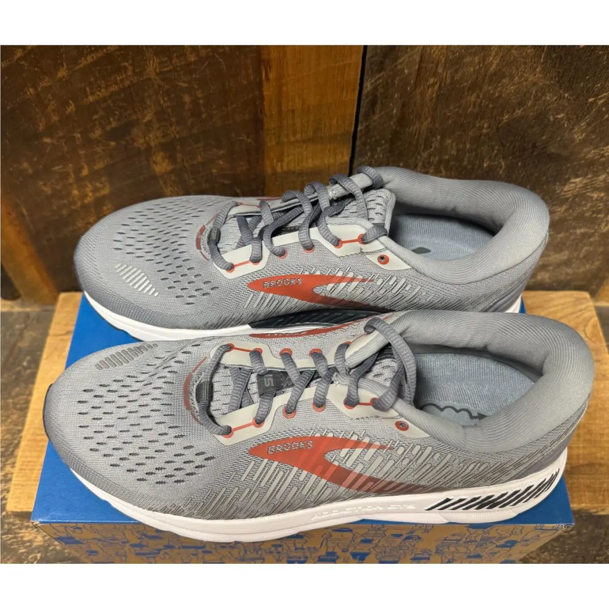 Brooks shoes - Grey/Ebony/Chili Oil 2