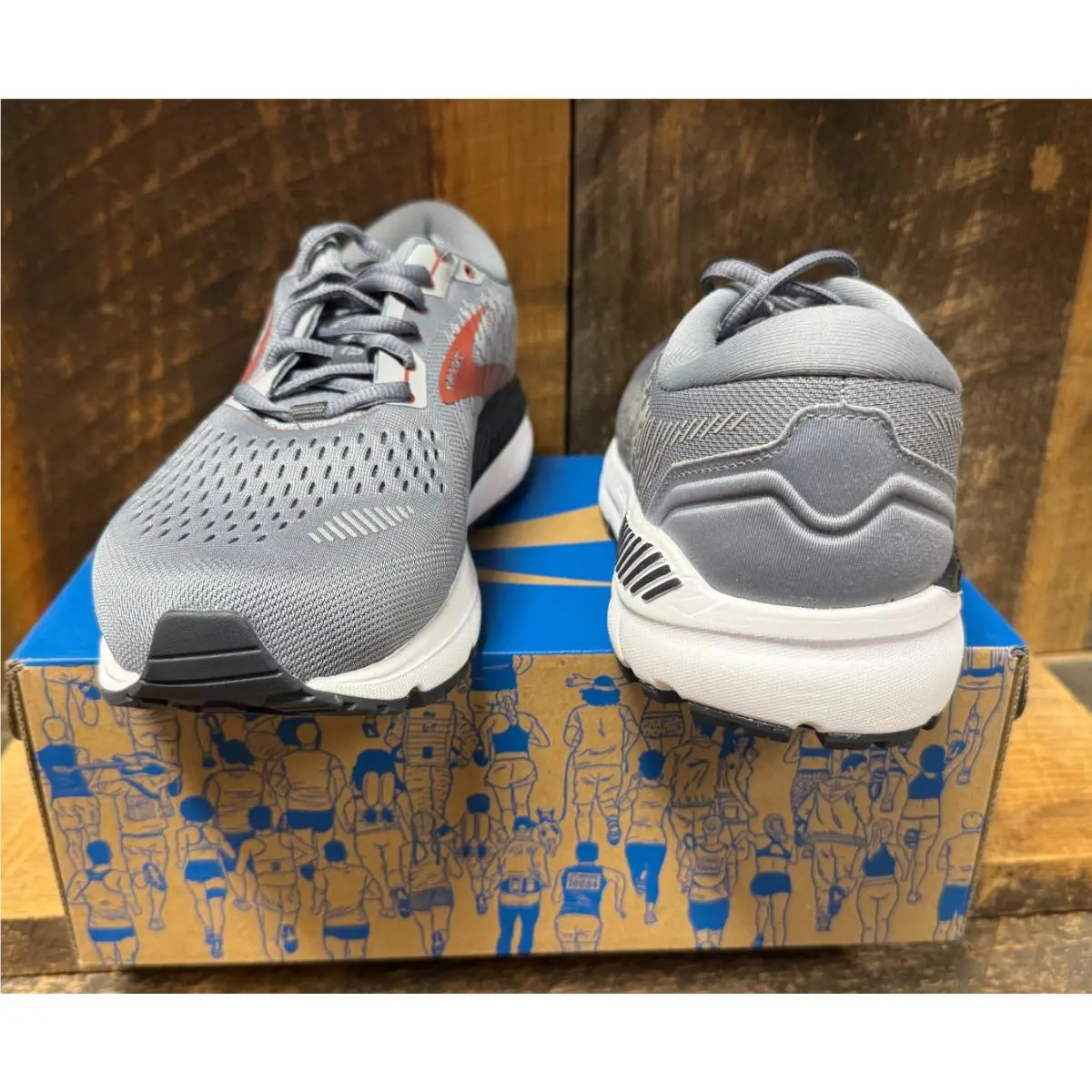 Brooks shoes - Grey/Ebony/Chili Oil 3
