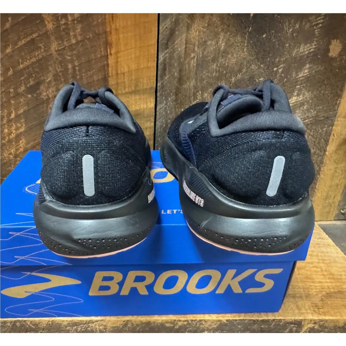 Brooks shoes - Black/Peacoat/Peach 8