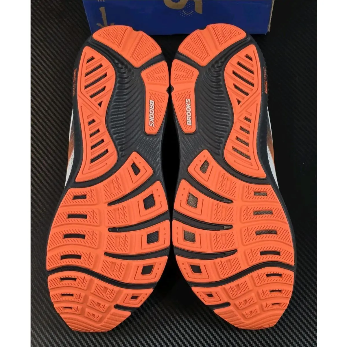 Brooks shoes - Brooks Ghost 17 - Ghost - 110442-1D-048 - Oyster Mushroom/Orange/Ebony 10