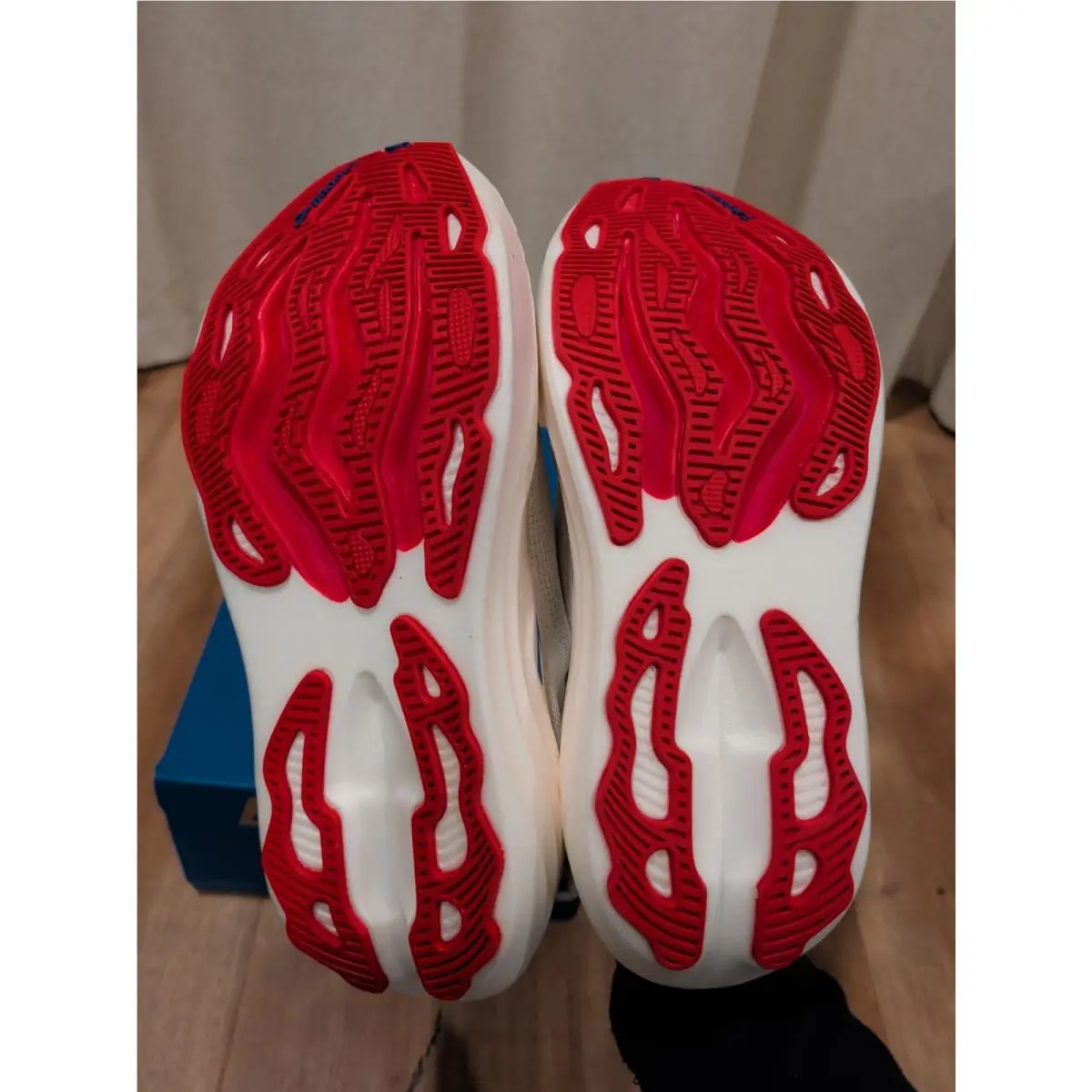 Brooks shoes - Brooks Glycerin Max - Glycerin Max - 1204361B118 - White 2