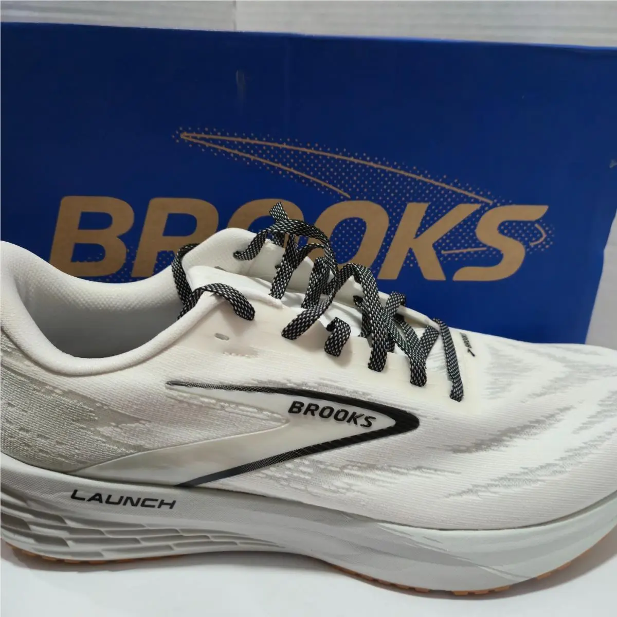 Brooks Launch 11 Men`s Road Running Shoes White Gray Size 11.5