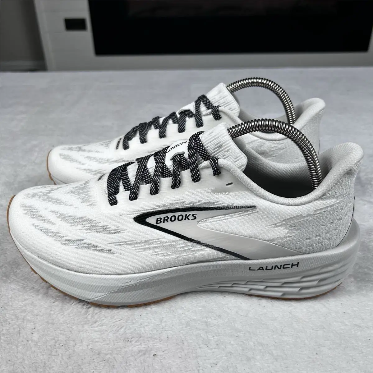Brooks shoes - Brooks Launch 8 - Launch - 110450 1D 135 - White/Grey/Black (UPC: 195394587364) 1