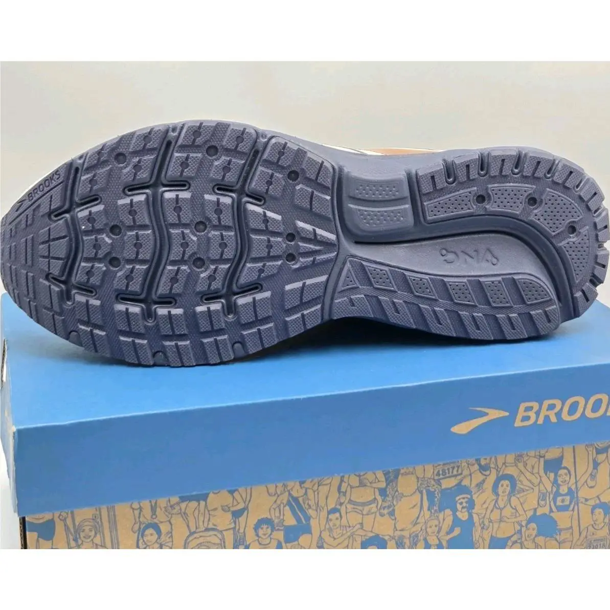 Brooks shoes - Brooks Transmit - Transmit - 120350-1B-077 - Cream 3