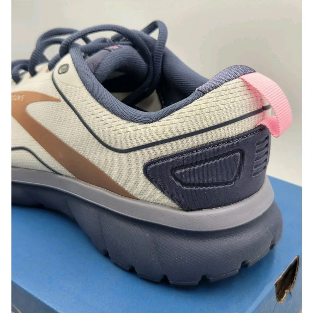 Brooks shoes - Brooks Transmit - Transmit - 120350-1B-077 - Cream 2