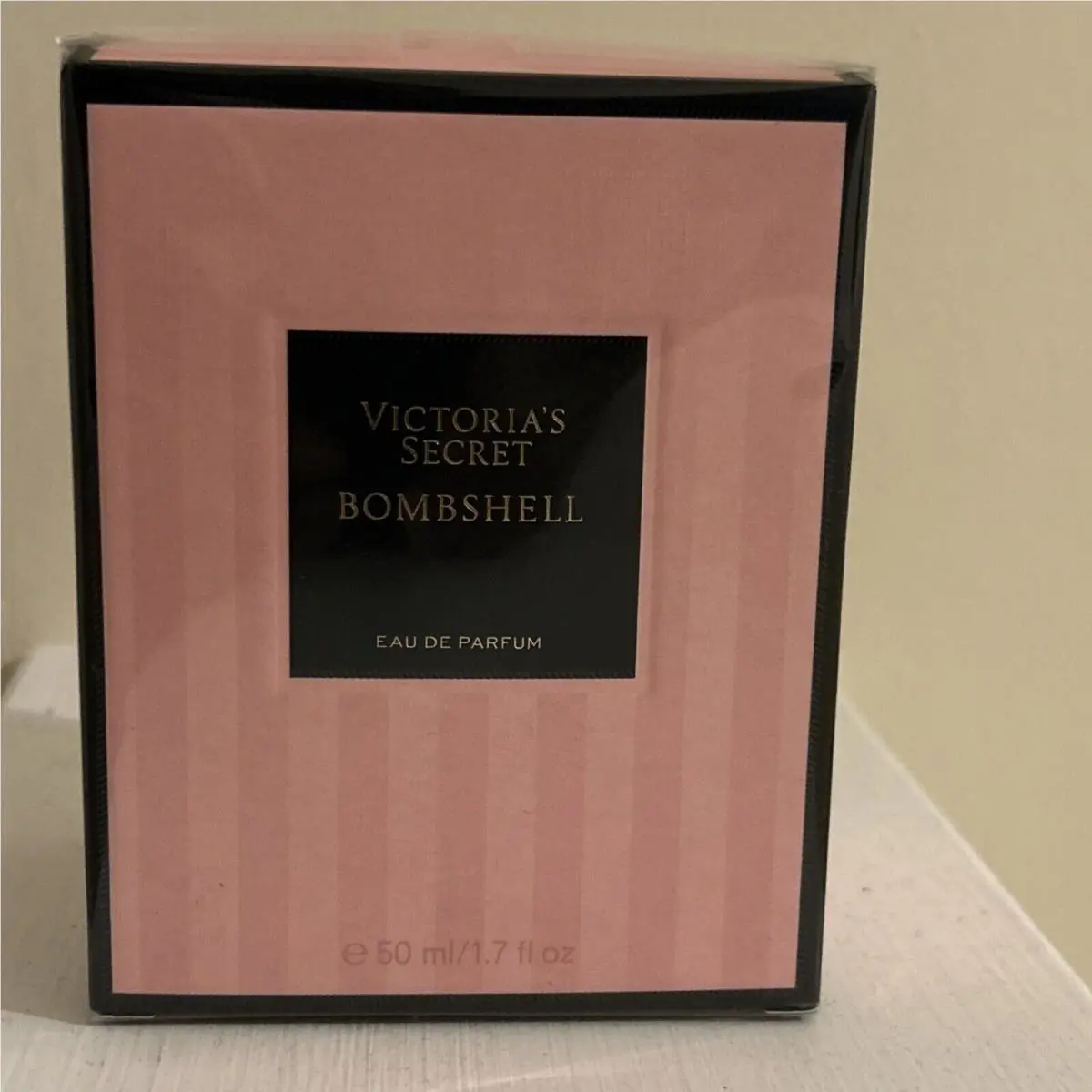 Victoria’s Secret Bombshell 1.7 fl oz 50 ml Edp Spray Eau De Parfum