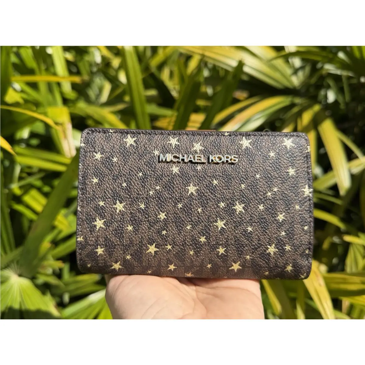 Michael Kors Jet Set Travel Bifold Coin Zipper Wallet MK Brown Multi Stars