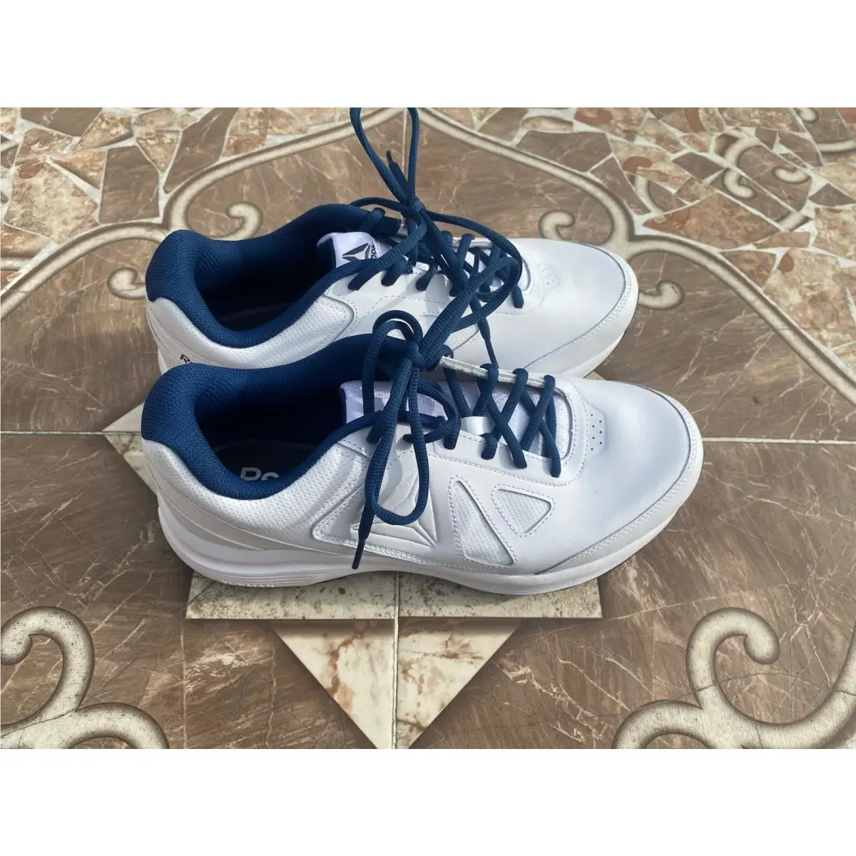 Reebok shoes - Reebok Tennis - Tennis - White And Blue 0