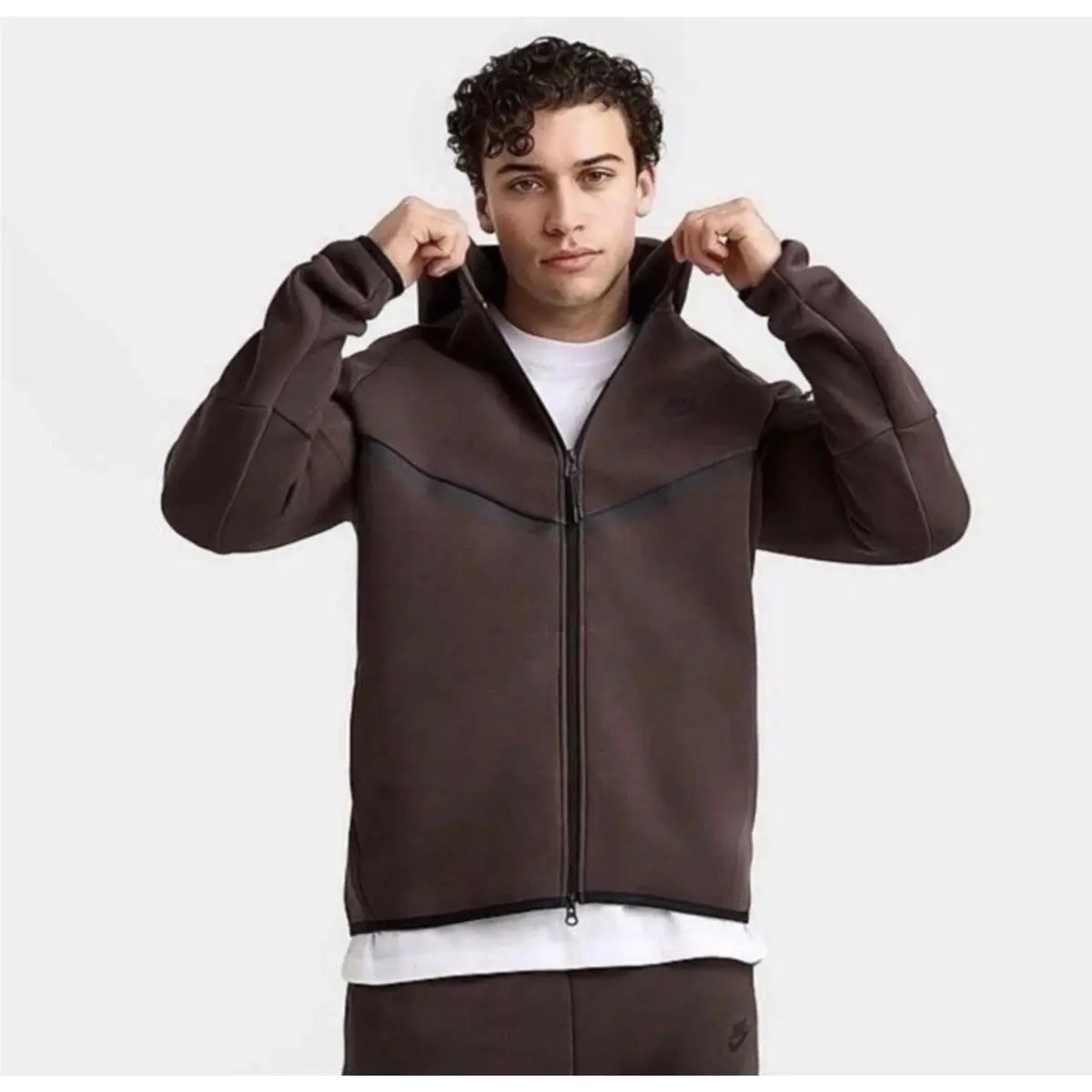 Nike clothing - Brown 4