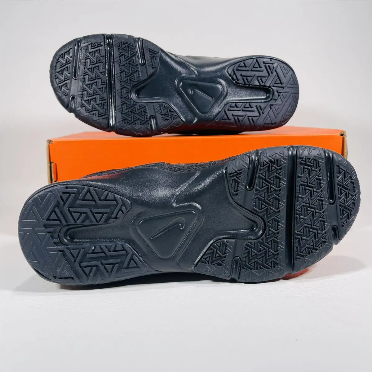 Nike shoes - Nike Legend Essential - Legend Essential - CD0212-004 - Black / Anthracite- Anthracite 10