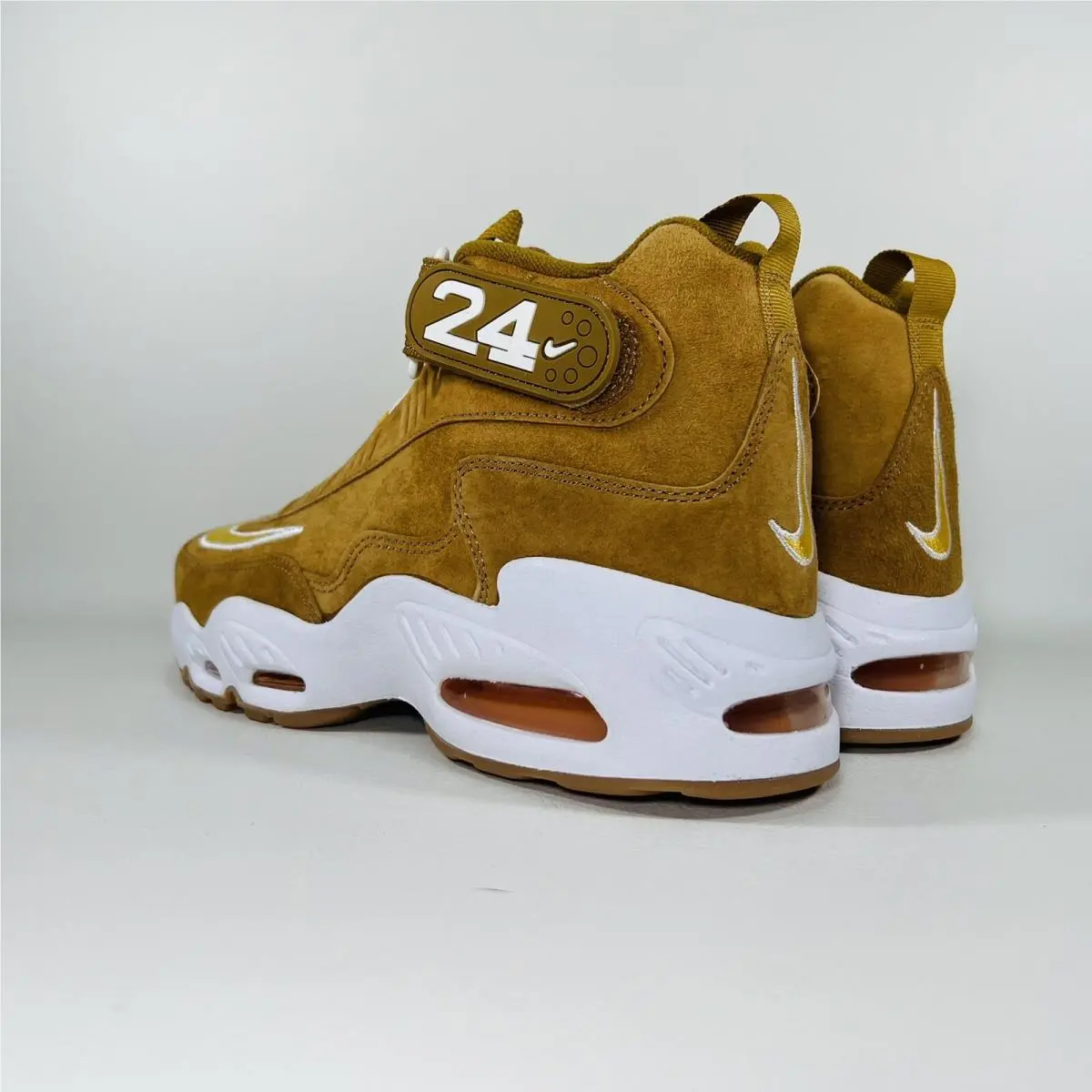 Nike shoes - Nike Air Griffey Max - Air Griffey Max - D06684 700 - Wheat / White / Gum Light Brown / Pollen 20