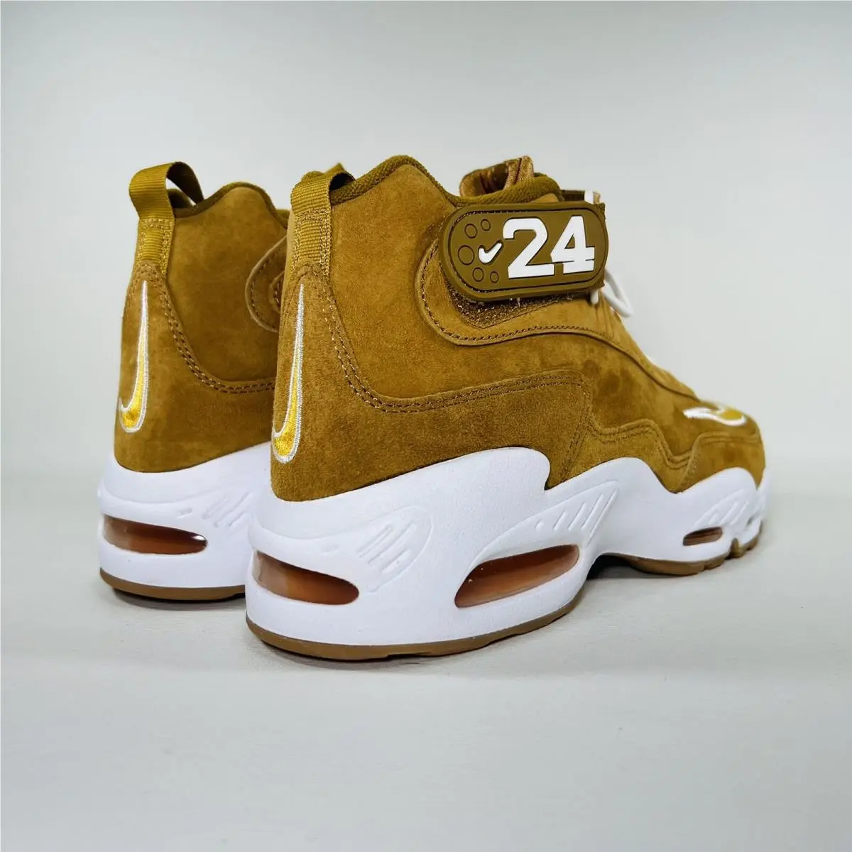 Nike shoes - Nike Air Griffey Max - Air Griffey Max - D06684 700 - Wheat / White / Gum Light Brown / Pollen 21