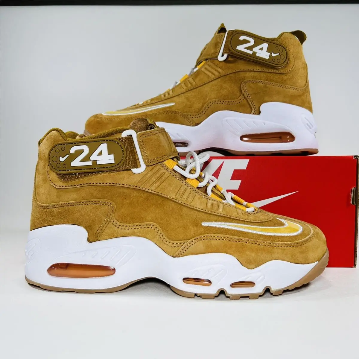 Nike shoes - Nike Air Griffey Max - Air Griffey Max - D06684 700 - Wheat / White / Gum Light Brown / Pollen 11