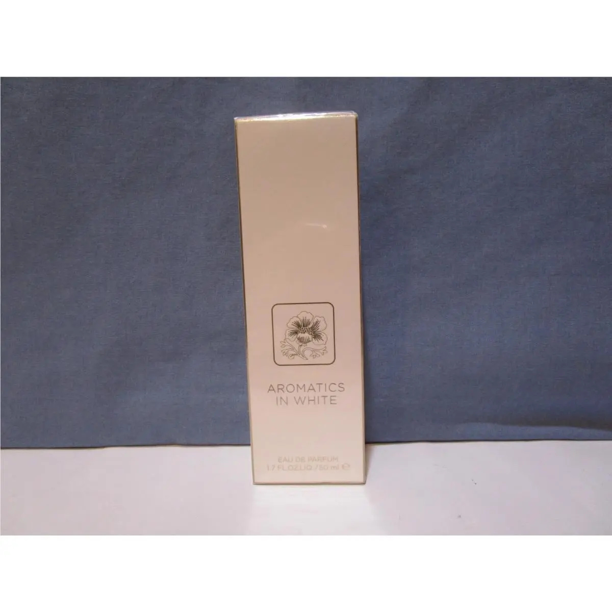Clinique Aromatics IN White Perfume Spray 1.7 OZ