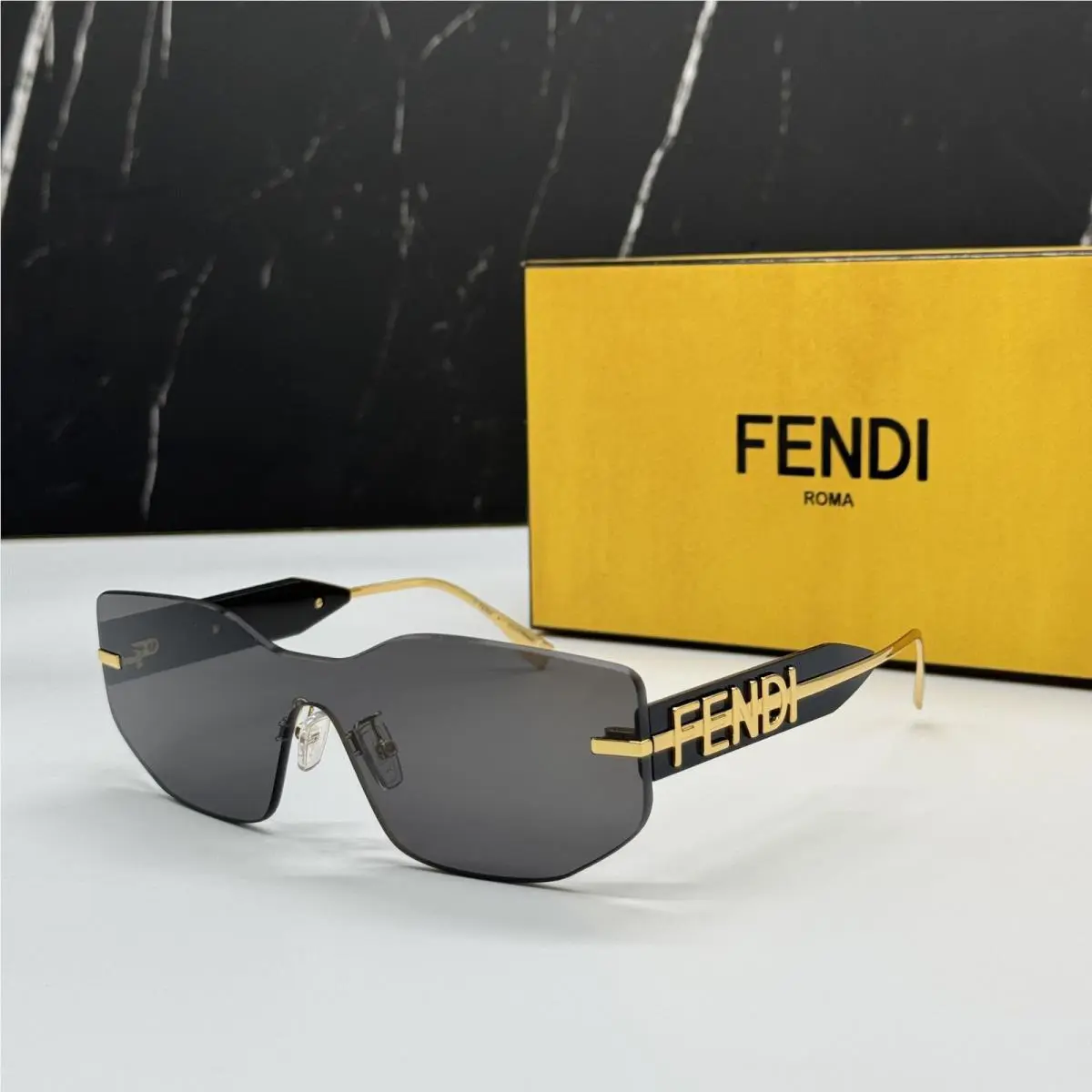 Fendi Gold Grey Unisex Sunglasses Fendi FE40066U 30A