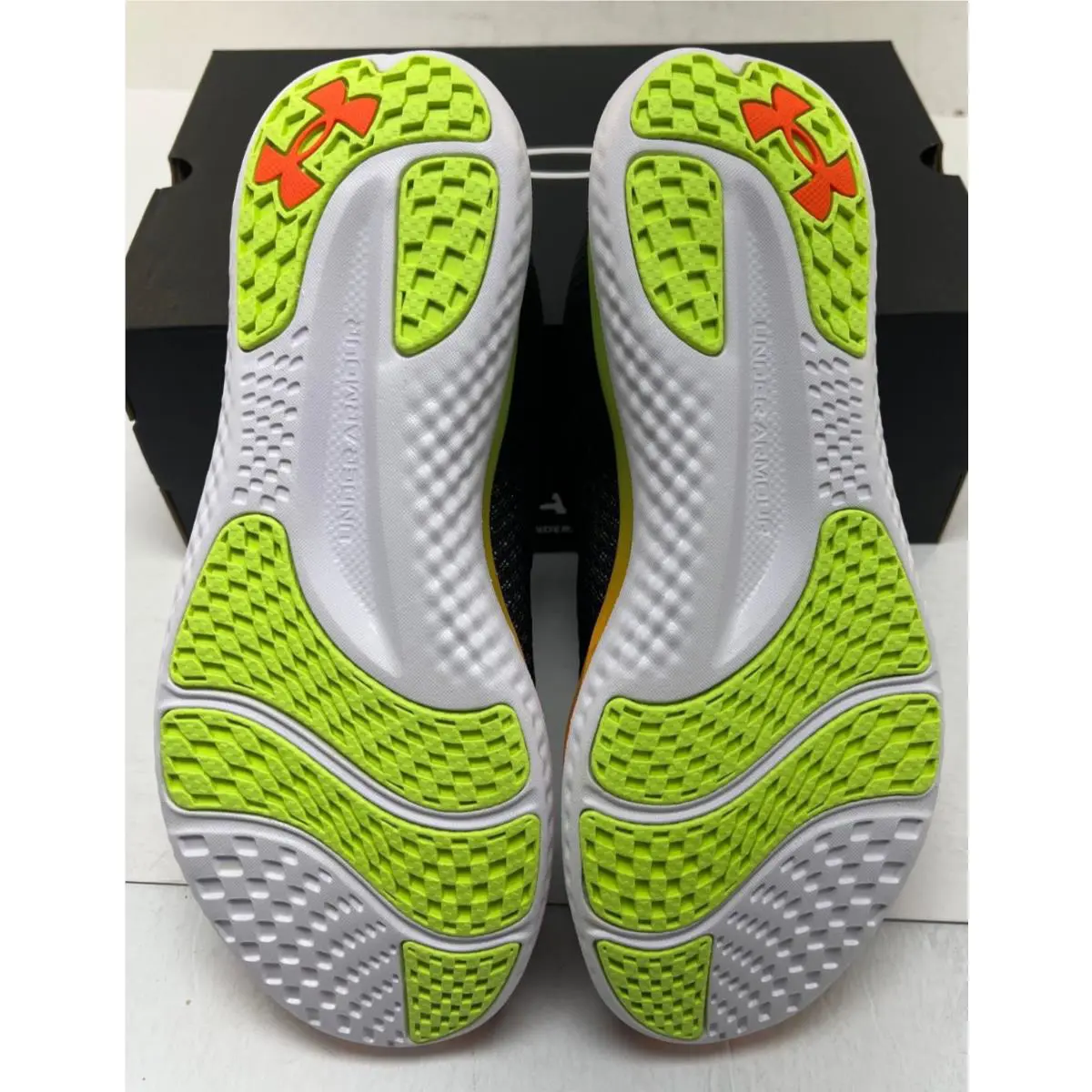 Under Armour shoes - Under Armour Charged Breeze - Charged Breeze - 3025129-104 - Grey 8