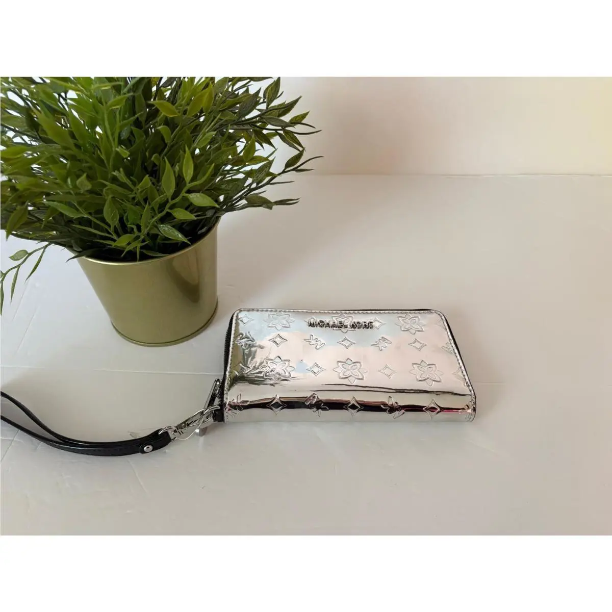 Michael Kors Jet Set Travel Large Flat Multifuction Phone Case