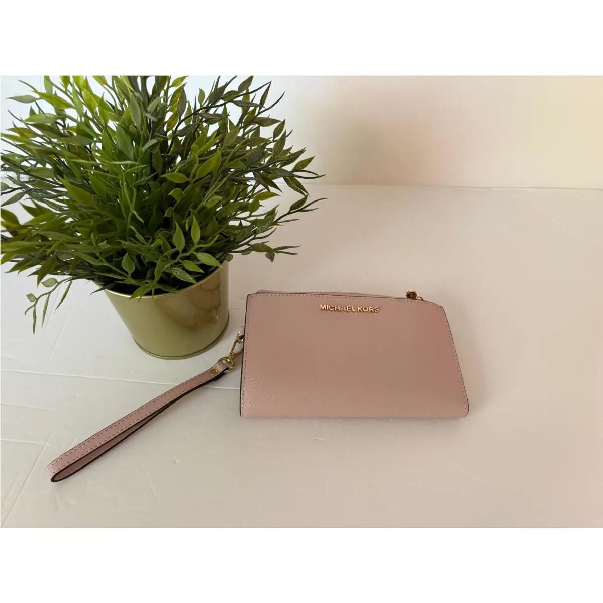 Michael Kors Women’s Jet Set Travel Double Zip Wristlet – Blossom Pink