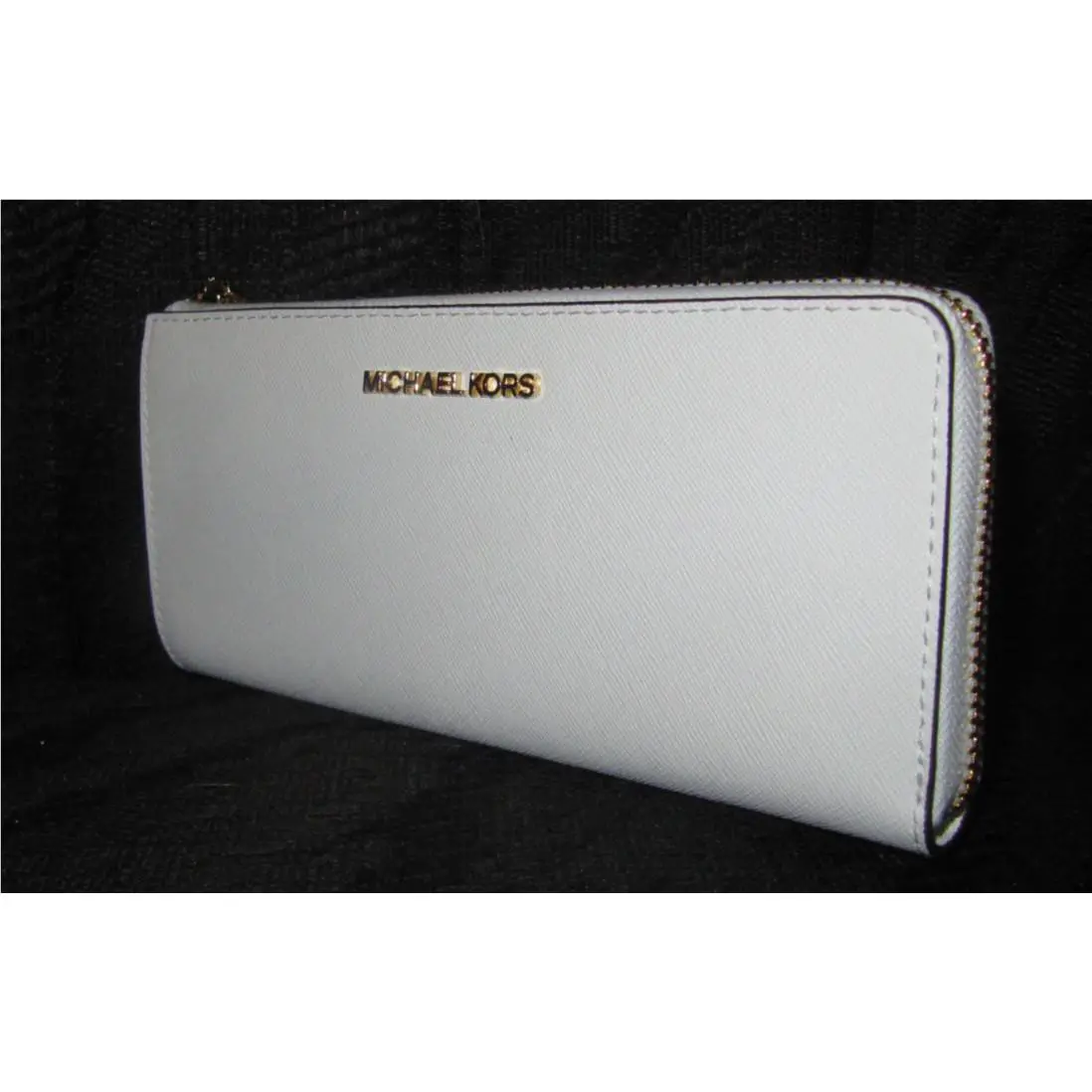 Michael Kors Jet Set Travel Large Three-quarter Zip Wallet Optic White